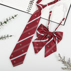 Maroon crown (tie + collar flower)