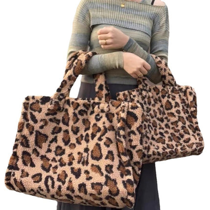 518523 autumn and winter new large capacity leopard print handbag College student plush commuter bag lamb fur tote bag Hundred