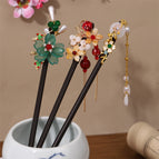 Three-piece set [landscape ink drama butterfly dance human month]]