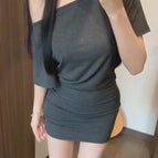 Charcoal gray/gray/giant figure / S
