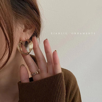 Geometric oval plain ring autumn and winter ear buckle women's fashion temperament high-end earrings cold wind commuting all-match ear jewelry