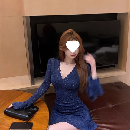 Pure Desire Sexy V Neck Trumpet Long-Sleeved Waist Slimming Look Heavy Lace Dress with Suspender Bottoming Set