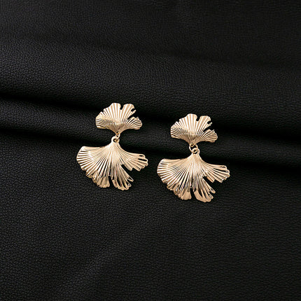 European and American Retro Exaggerated Golden Leaf Earrings, Cut Out Butterfly Ginkgo Earrings, Accessible Luxury Personalized Earrings