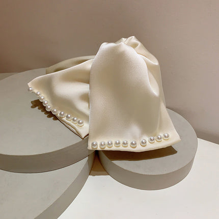 New College Style Triangle Clip with Contrasting Polka Dots and High-End Shark Clip for Hairpin Head Accessories on the Back of the Head