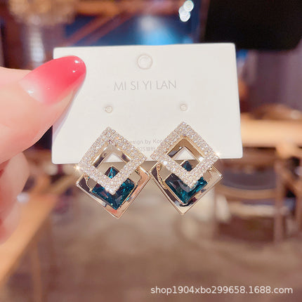 High-end light luxury geometric diamond crystal earrings 2023 new popular online popular elegant earrings sterling silver needle