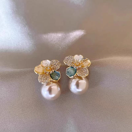 French Accessible Luxury Zircon Camellia Flower Pearl Earrings Niche High-End Exquisite Earrings Unique and Beautiful Earrings for Women