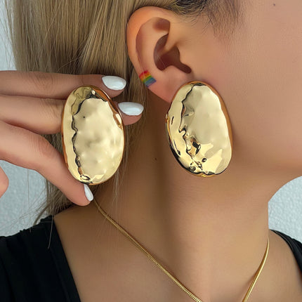 Retro fashion creative Joker niche oval metal earrings necklace suit suitable for women daily wear,