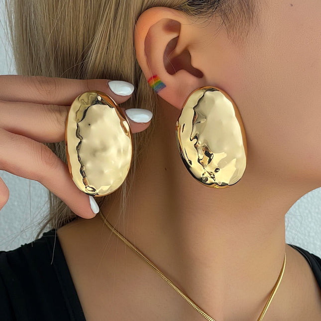 Retro fashion creative Joker niche oval metal earrings necklace suit suitable for women daily wear,