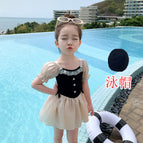 Black swimsuit + swimming cap 060 / Size 110 recommended 95-105cm