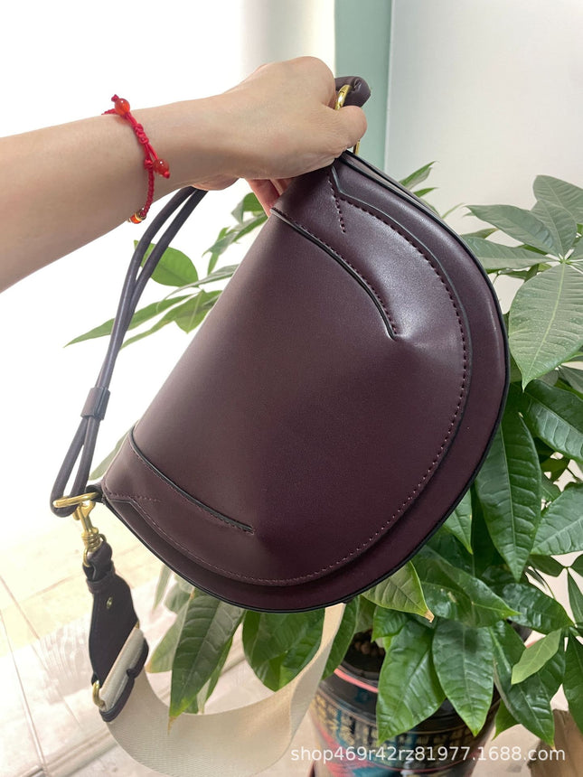 Z Family Accessible Luxury 	 Bags Crossbody Bag Women's 2025 Spring New Saddle Bag Contrast Color Quilted Handheld Flap Bag