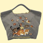 Dark gray chocolate cat / Large
