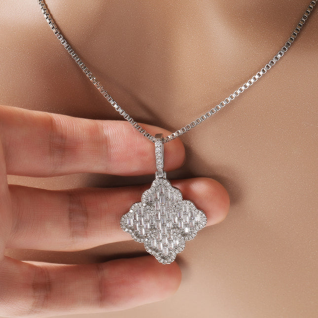 European and American new sweet light luxury full diamond Clover pendant female ins style niche 5A zircon necklace one-piece delivery