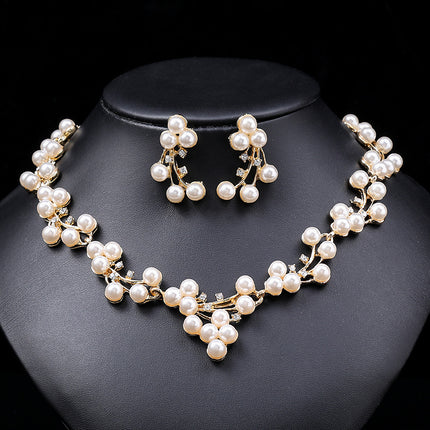 European and American Foreign Trade New Hot Pearl Necklace Set Women's Light Luxury Niche All-match sweater chain clavicle chain alloy
