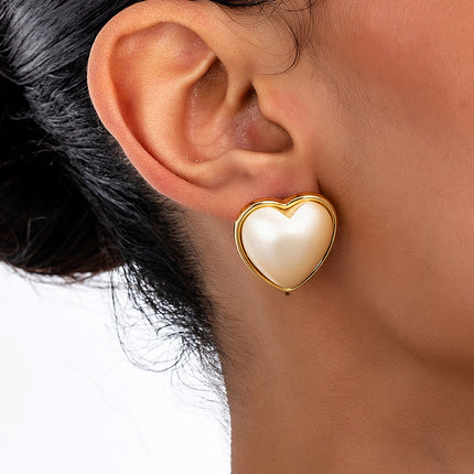 925 Silver Needle Pearl Heart Earrings, Vintage Style, Fashionable Design, Gentle Hong Kong Style Copper-Plated Earrings 2070