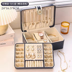 Diamond buckle sapphire blue jewelry box