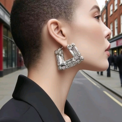 Cross-border European and American Earrings Niche Design Sense New Earrings Hong Kong Style Retro Ear Buckle Elegant Niche Exaggerated Earrings