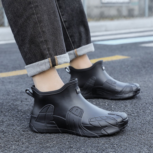 2025 New Waterproof Shoes Outdoor Trendy Rain Shoes Wear-resistant Kitchen Take-out Rubber Shoes Men's Non-slip Warm Cover Shoes
