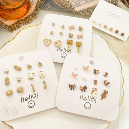 Autumn and Winter New Amber Cat Silver Needle Earrings Elegant Versatile Earrings Women Ins Maillard Earrings High-End