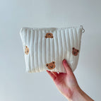 21*18CM / Bear with a storage bag in hand