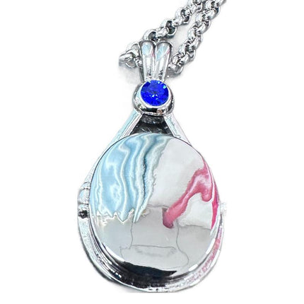 Animation surrounding H2O red sand seal shell necklace girl mermaid shell can open and close necklace women's pendant