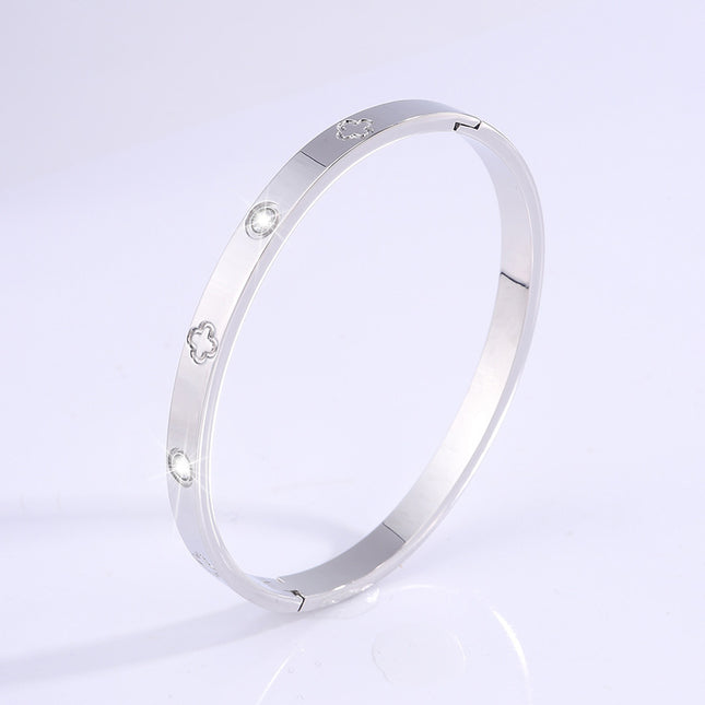 Titanium Steel Bracelet Four-leaf Flower Embossed Bracelet Girl's High Sense Fashion Internet Celebrant Explosion Stainless Steel Bracelet Jewelry