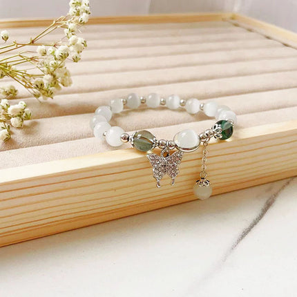 Cat's Eye Crystal Butterfly Bracelet for Women, Niche Design Gray Moonlight Bracelet, Versatile and Stylish Student Gift