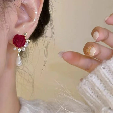 Red vintage earrings autumn and winter light luxury high-grade pearl earrings 2024 new popular New Year velvet earrings for women