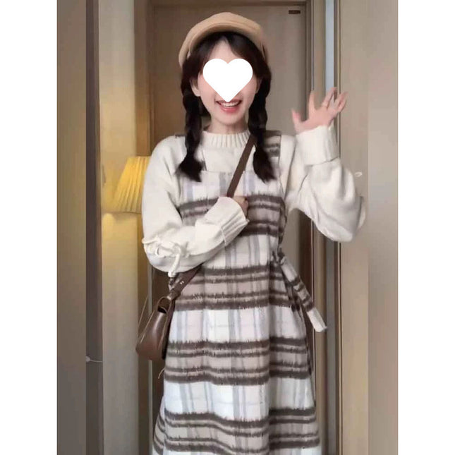 Autumn and Winter 2024 New Mori Retro Plaid Woolen Strap Skirt Niche Design Sense Base Sweater suit