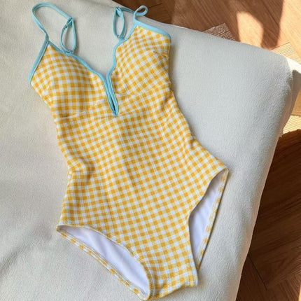 Source manufacturers small fresh plaid student one-piece swimsuit triangle slim slim hot spring holiday swimming pure wind