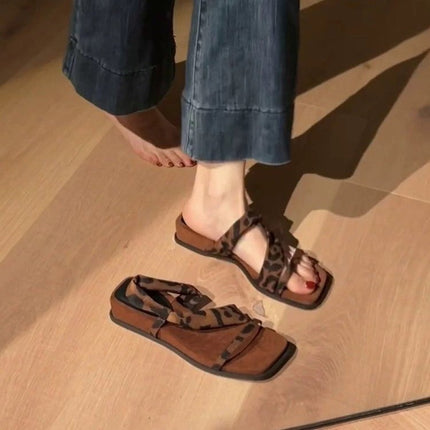 New Ready-Made Thick-Soled Square-Toe One-Line Sandals for Women to Wear Outside, Retro Style with Skirt Sandals, Two-Wear Slippers