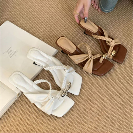 French Resort Style Retro Woven Square Toe Slippers for Women's Summer Outer Wear, Elegant Straw Flip-Flops, Comfortable Sandals