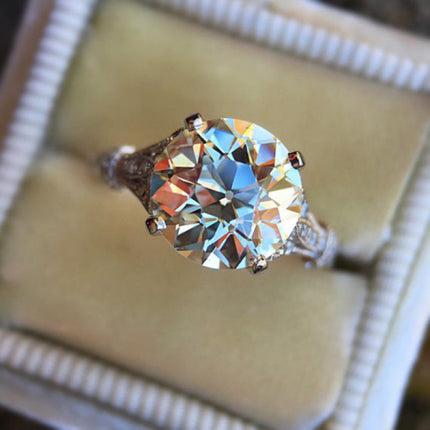 European and American Style High-End Round Zircon Sparkling Engagement Ring Women's Wedding Ring Light Luxury Elegant Simple and Versatile