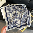 Animal forest navy blue / 68X68cm