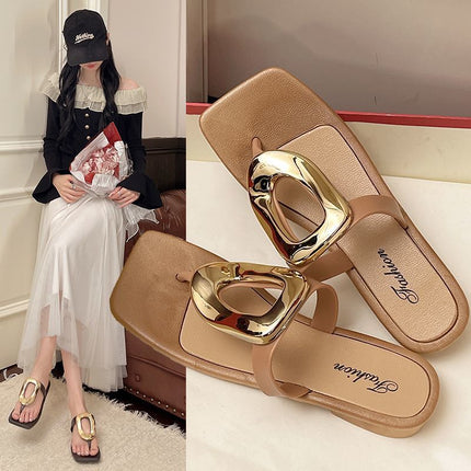 2025 New Style Square-Toe Open-Toe Thong Sandals for Outdoor Wear, Versatile Clip-Toe Casual Flat Sandals with Metal Buckle, Niche Summer Breathable Design