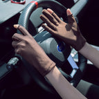 Two fingers missing curry color / Young students/adults over 12 years of age