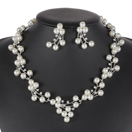 European and American Foreign Trade New Hot Pearl Necklace Set Women's Light Luxury Niche All-match sweater chain clavicle chain alloy