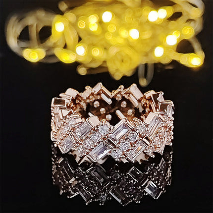 Cross-border Amazon ebay European and American luxury full inlaid zircon ladies ring fashion accessories wholesale R5820