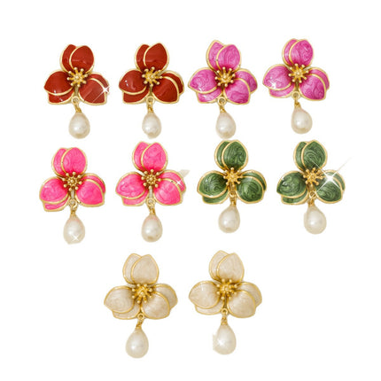 Wholesale Pair of Retro Elegant National Style Flower Pearl Earrings Suitable for Women's Daily Wear