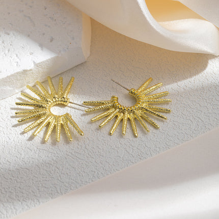 European and American Style Simple Elegant Metal Wind Ring Earrings Retro Exaggerated Irregular Electroplating High-grade Earrings for Women