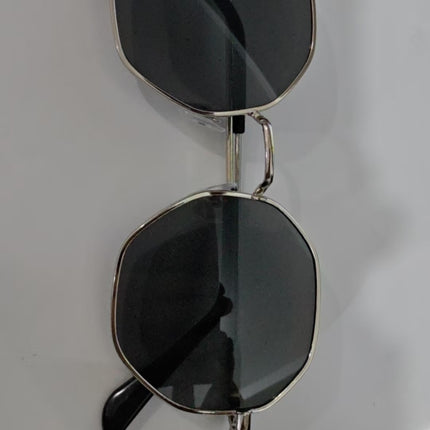 Fashion Retro Full-Frame Sunglasses Metal Frame Trendy Sunglasses for Men and Women Travel Street Photography Sunshade Glasses