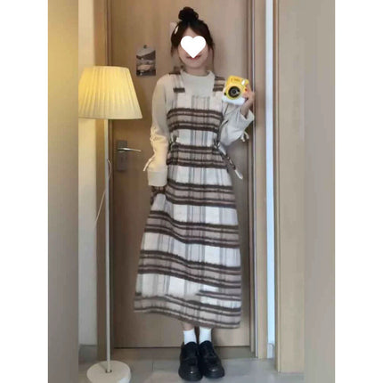 Autumn and Winter 2024 New Mori Retro Plaid Woolen Strap Skirt Niche Design Sense Base Sweater suit