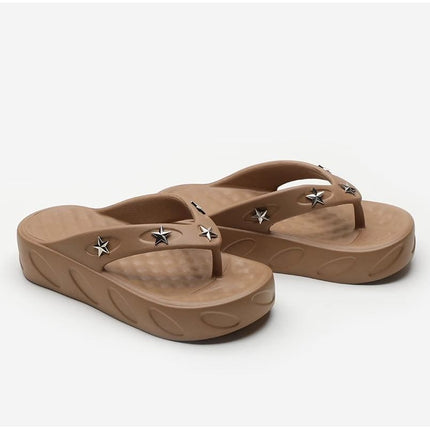 New Style Thick-Soled Flip-Flops for Women's Summer Outer Wear Rivets Fashion Internet Celebrity Five-Pointed Star Beach Sandals Non-Slip Slippers