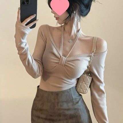 Socialite Style Pure Desire Sexy Halter Neck Long-Sleeve Shirt for Women, Autumn and Winter Base Layer, Slim-Fit Design, Short Top