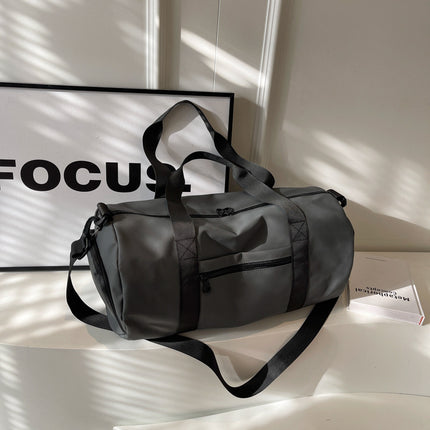 Large Capacity Sports Fitness Bag Men's Lightweight Portable Yoga Bag Sports Training Crossbody Bag Fashionable Short Distance Travel Bag