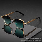 Two-tone imperial green