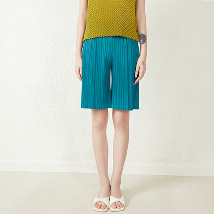 Miyake-Style Straight-Leg Casual Shorts for Women, Summer 2025, Pleated High-Waisted Thin Loose Five-Point Shorts, Mid-Length Pants That Make You Look Slimmer