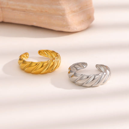 European and American New Style Stainless Steel Ring for Women, Fashionable and Simple Vacuum Electroplating 18K Gold Open Hand Jewelry Factory Direct Sale