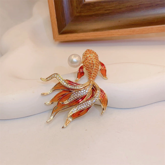 Goldfish Zircon Brooch / Broche Poisson Zircon