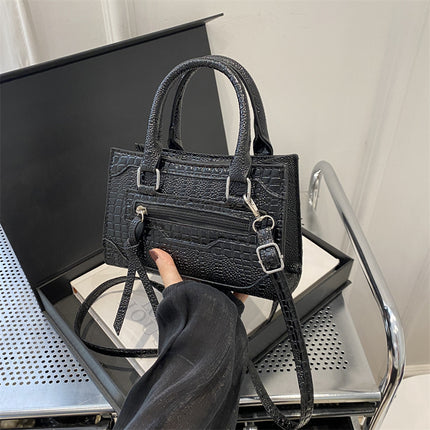 Niche Design High-End Bags for Women 2025 New British Retro Motorcycle Exquisite Small Square Bag Versatile Crossbody Bag
