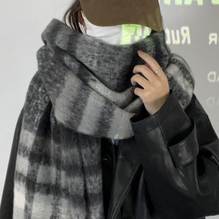 Soft glutinous green plaid scarf women's winter high-grade versatile Korean style warm thickened scarf shawl dual-use couple